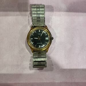 Timex / Men’s Mechanical Watch / Stainless Steel / Vintage